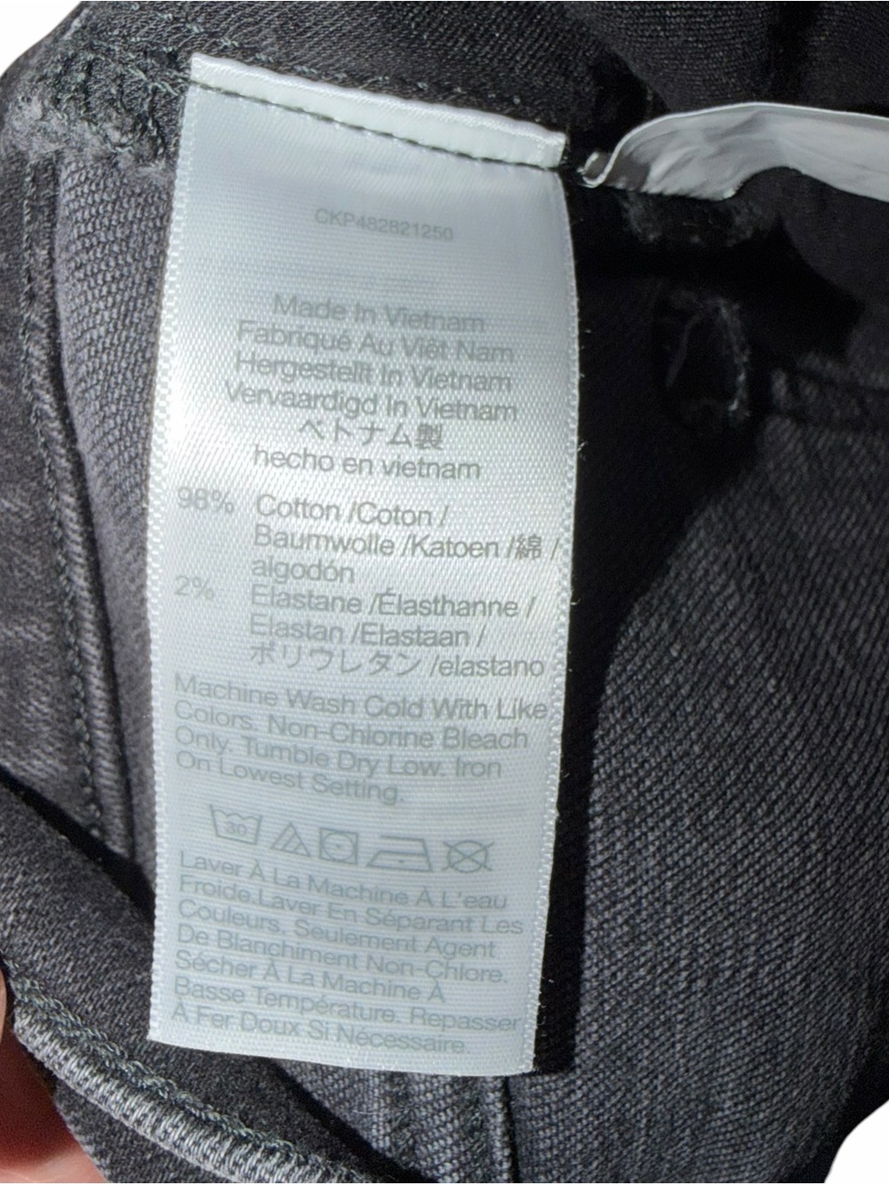 Madewell Mid-Rise Kick Out Crop Jeans Raw Hem Black Wash Women’s 28 - Picture 9 of 9